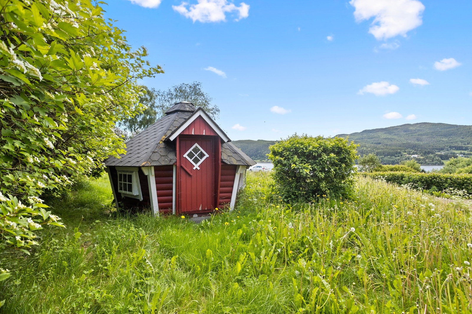 Grillhus/hagestue - 5 kvm. Galleribilde