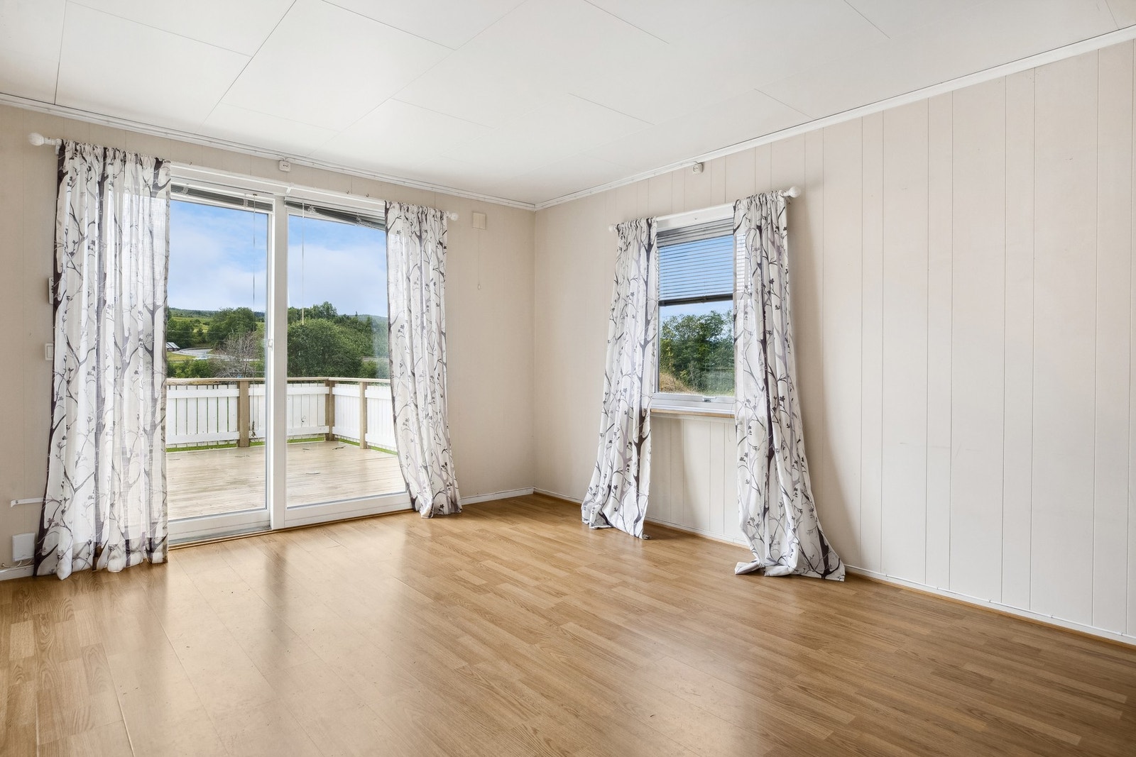 Stue med utgang til terrasse. Galleribilde