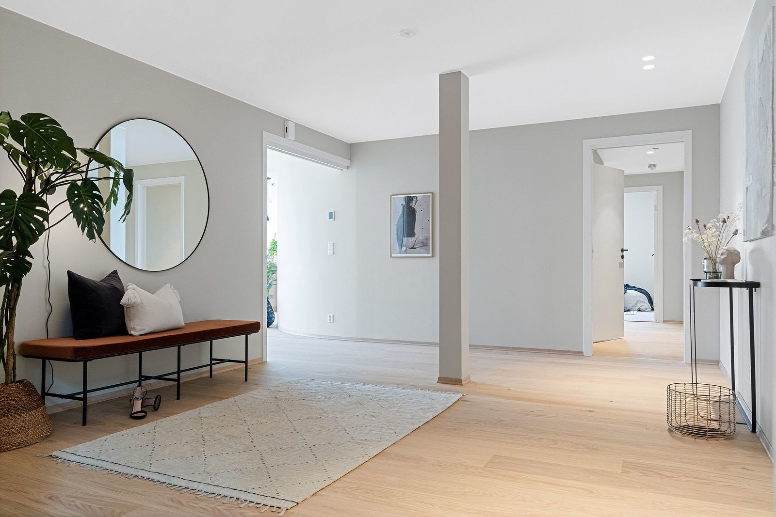 I tilknytning til entreen er det også garderoberom og vaskerom. Galleribilde