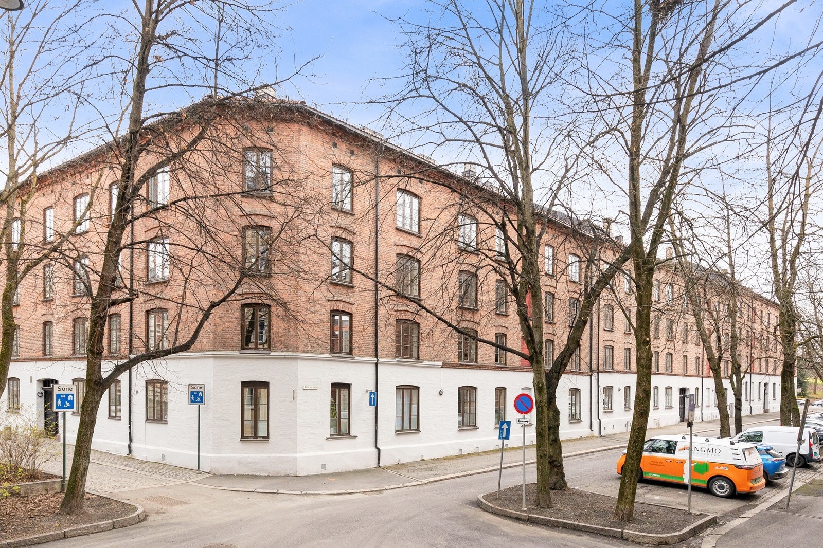 Attraktiv 2-roms hjørneleilighet med sentral og attraktiv beliggenhet i populære Gråbeinkvartalet. Galleribilde