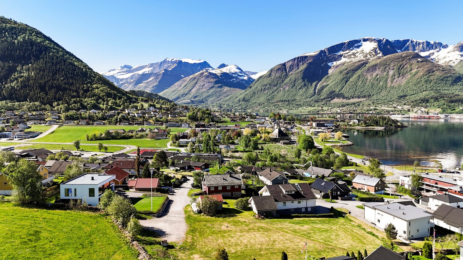 I forbindelse med utbygging av de to siste boligtomtene i feltet blir det opparbeidet ny lekeplass og gangvei. Galleribilde