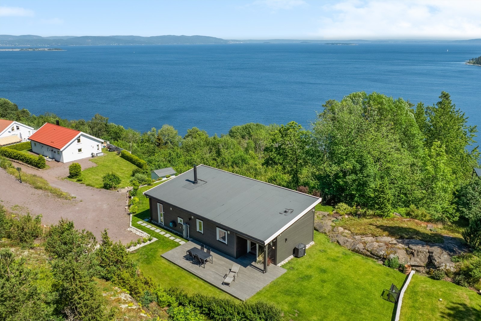 Lekker hytte med usjenert beliggenhet og nydelig utsikt Galleribilde