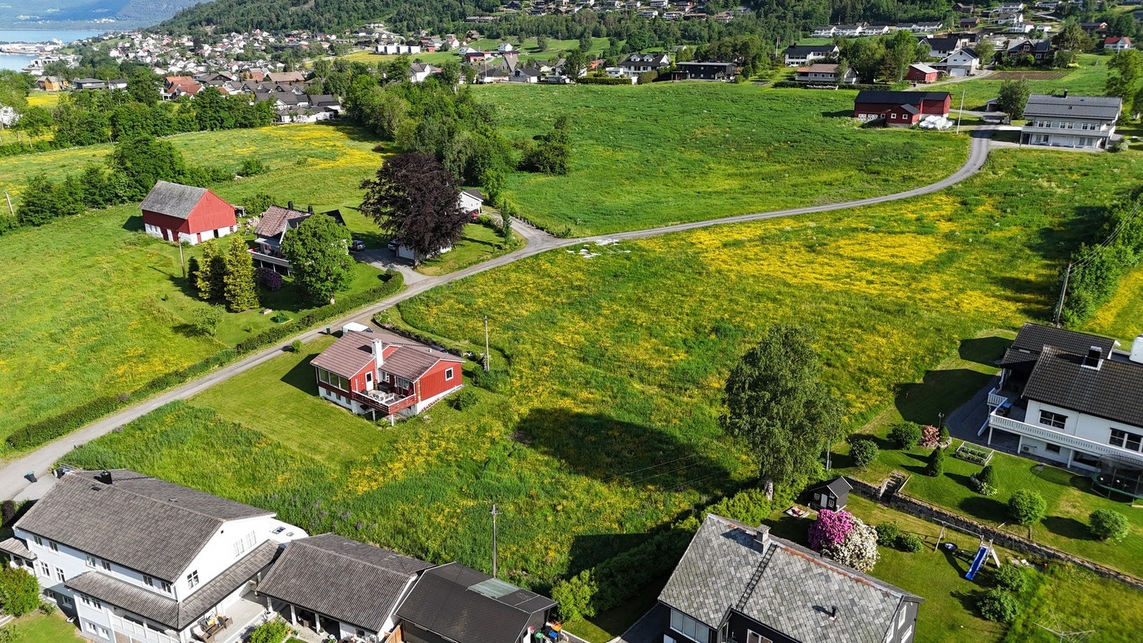 Feltet ligger i lett skrående terreng og anses som lett å opparbeide. Galleribilde