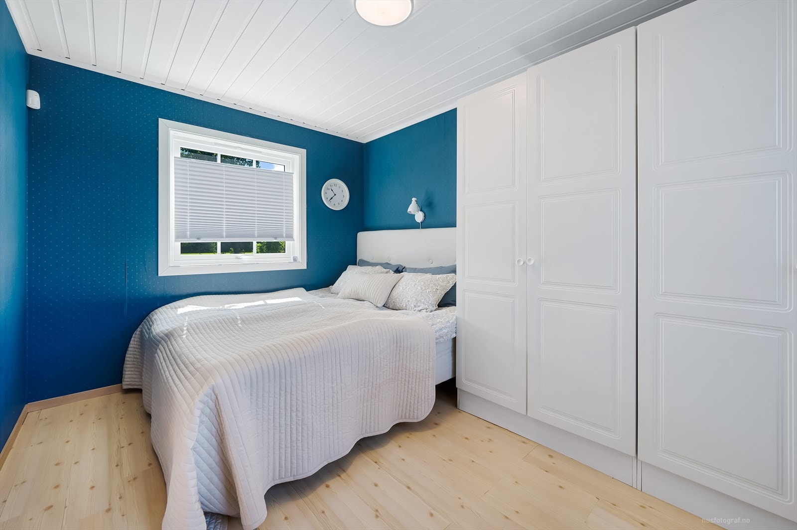 Godt med garderobe på soverommet Galleribilde