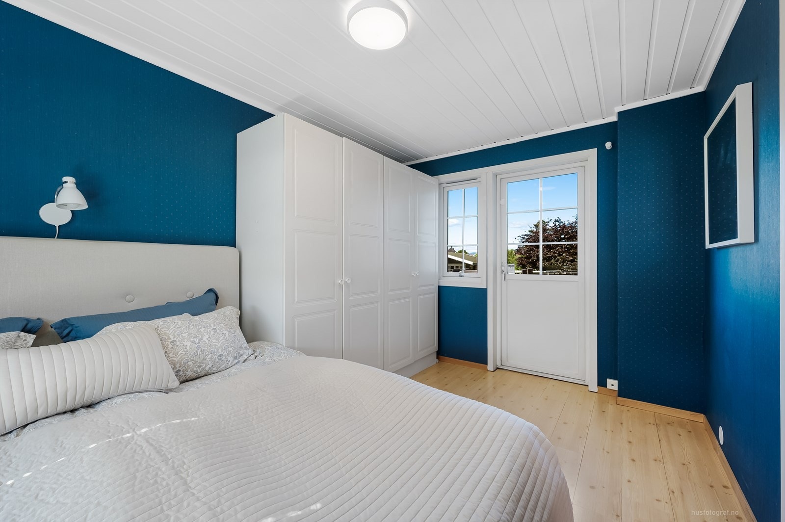 Hovedsoverom med utgang til terrasse Galleribilde