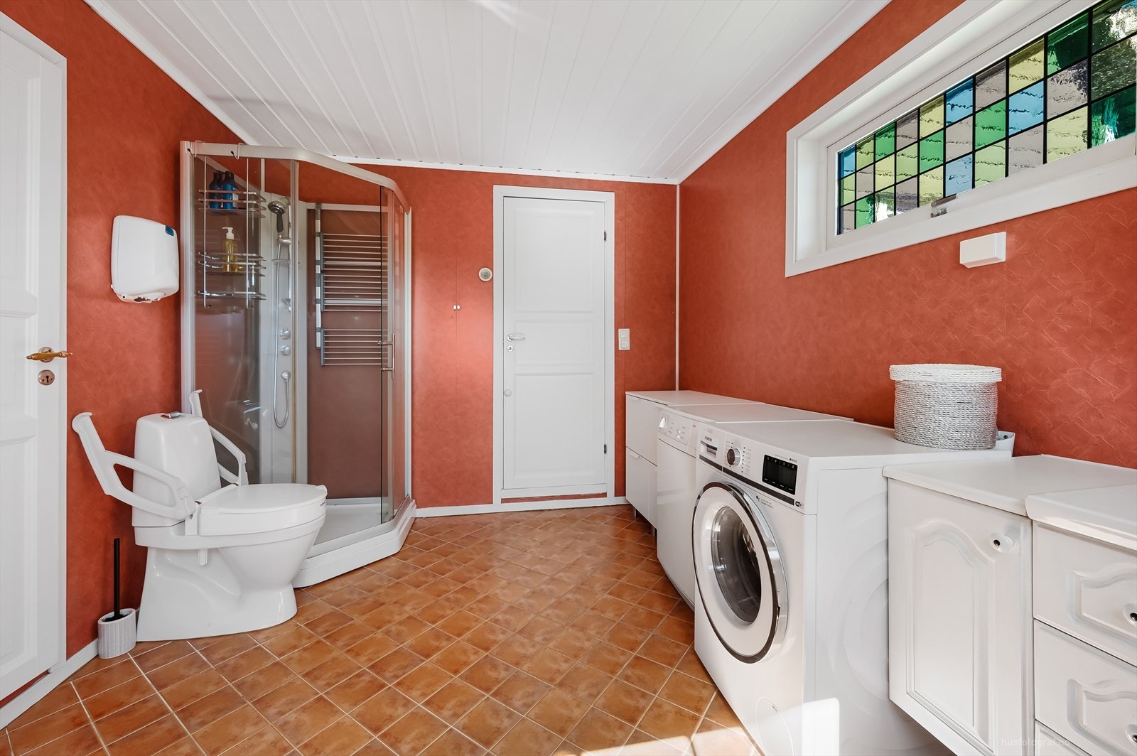 Stort bad i hovedetasjen Galleribilde