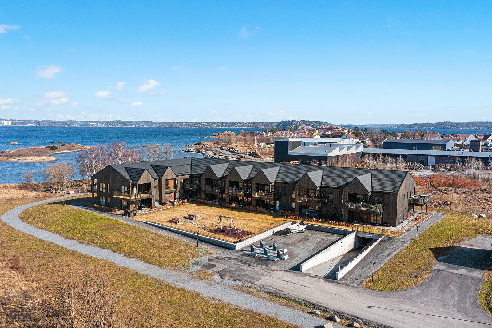 Her bor du med kort avstand til sjøen, strender og Stavern sentrum. Galleribilde