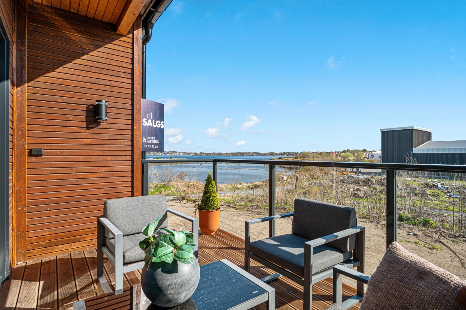 Flott sjøutsikt fra balkongen. Galleribilde