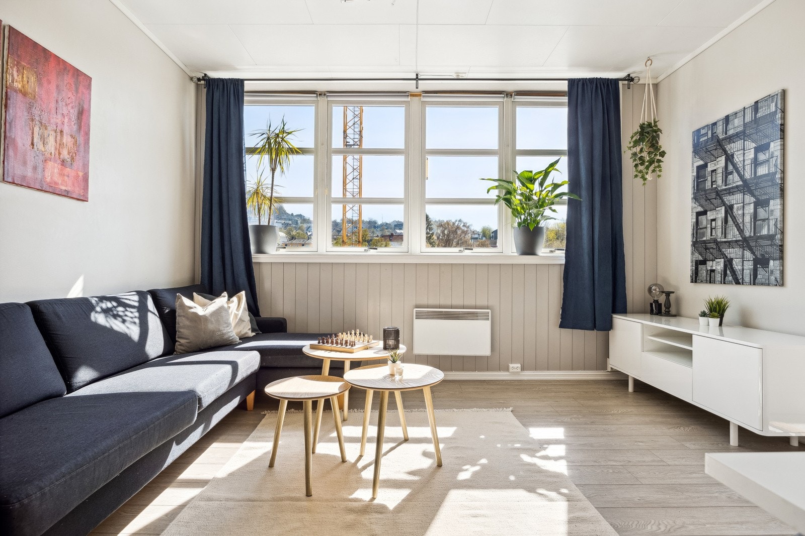Proaktiv Eiendomsmegling ved Marcus Solberg Røed har gleden av å presentere Innherredsveien 61D - En urban og lys 4-roms leilighet på attraktive Lademoen/Buran. Galleribilde