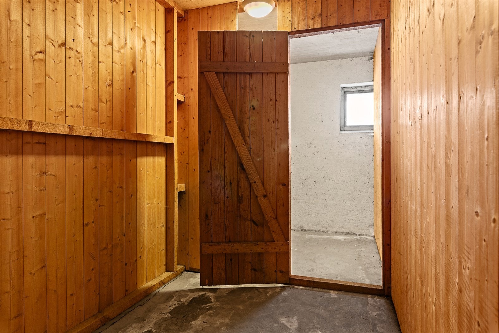 Romslig 2-delt bod i 1. etasje Galleribilde