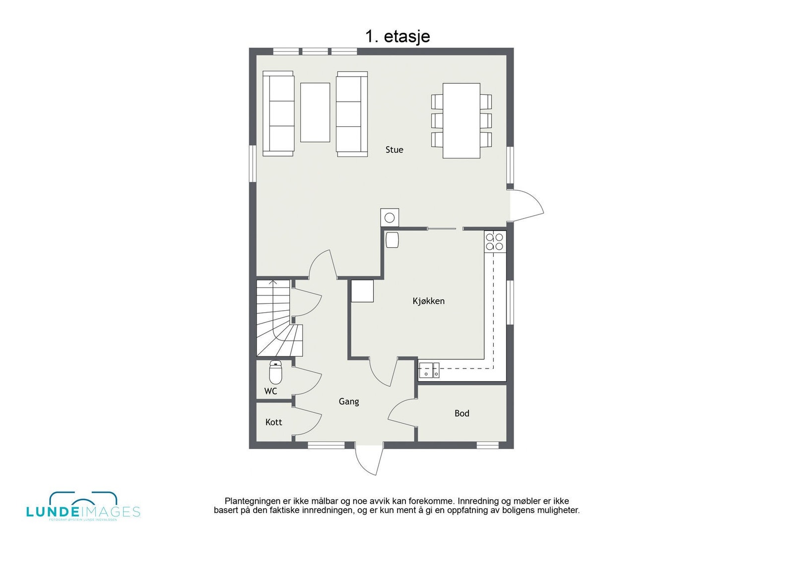 Plantegning hovedhus 1. etasje - ikke målbar - 1. etasje har et BRA-i på 62 m² og består av gang, stue, kjøkken, bod, wc rom og kott. Galleribilde