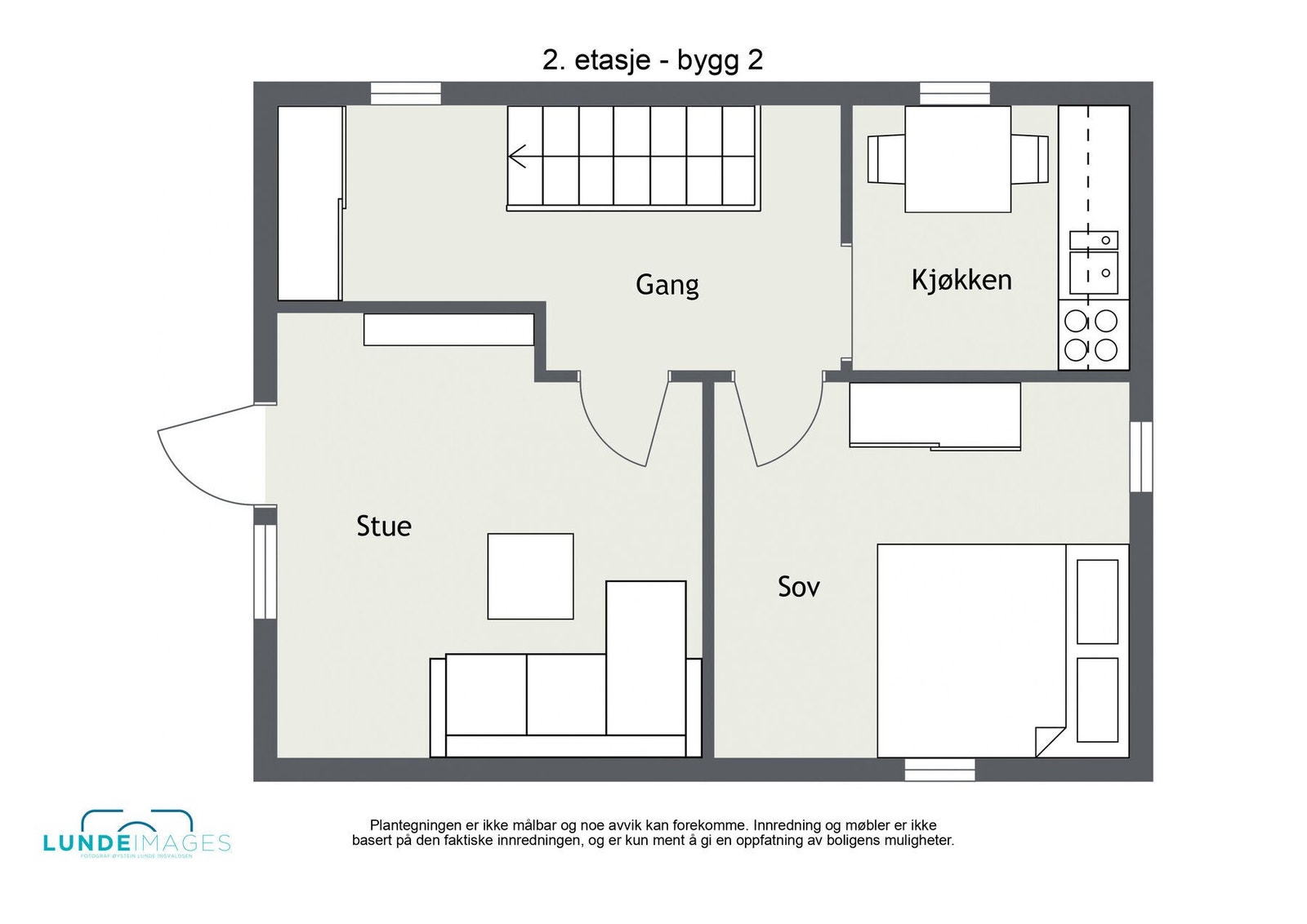Plantegning tilleggshus 2. etasje - ikke målbar - 2. etasje har et BRA-i på 28 m² og består av gang, stue, kjøkken og soverom. Galleribilde
