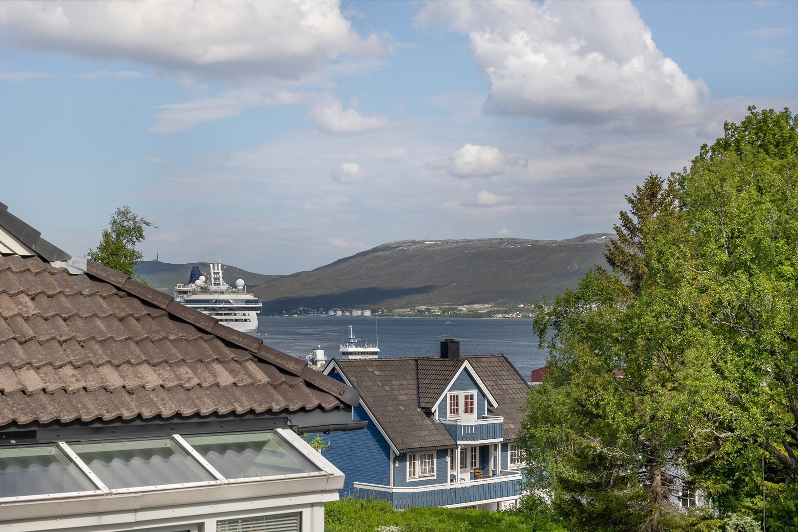 Utsikt mot fastlandet Galleribilde