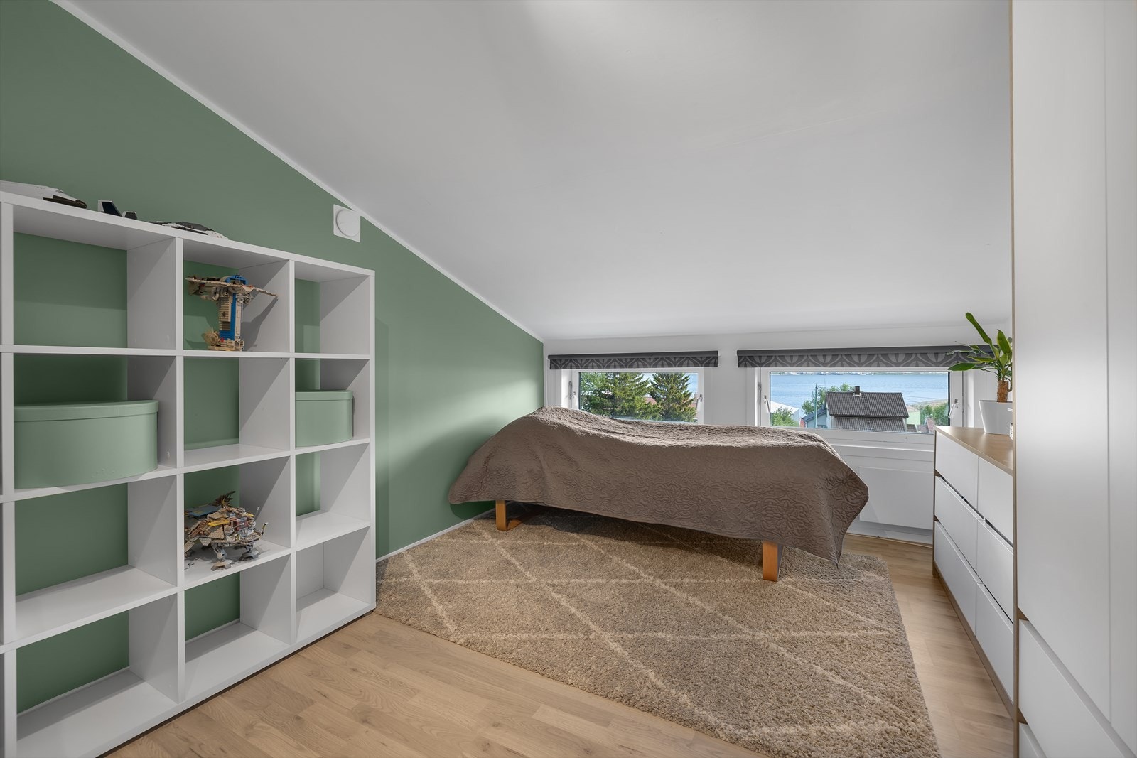 Soverom 3 på loftet passer perfekt som gjesterom. kontor eller barnerom. Galleribilde