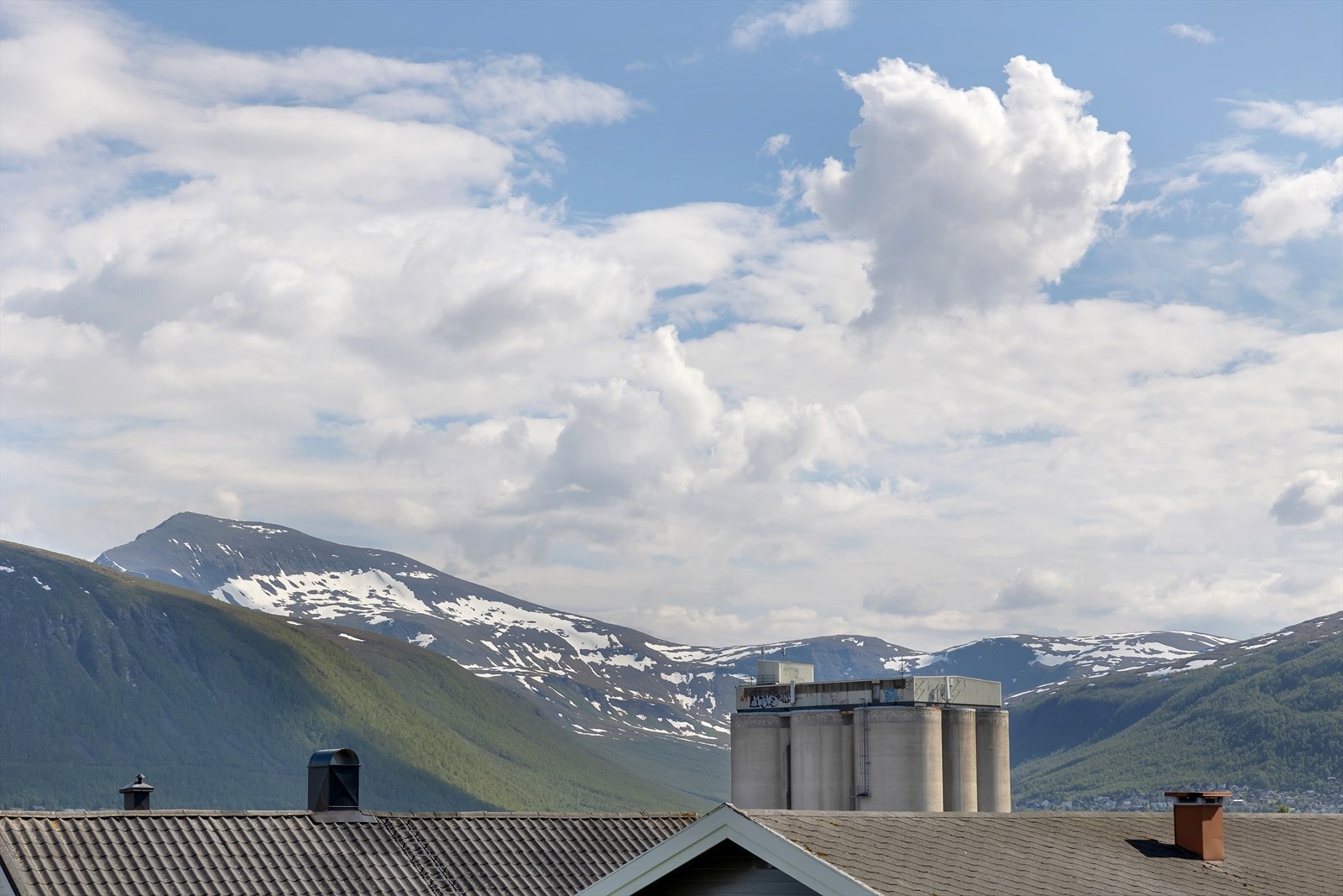 Utsikt mot "tinden" Galleribilde