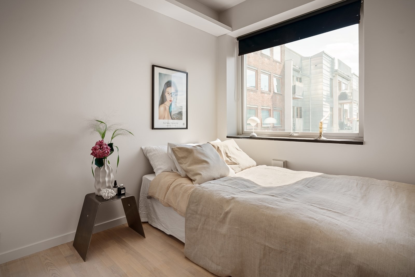 Leiligheten her et hyggelig og luftig soverom av god størrelse. Galleribilde