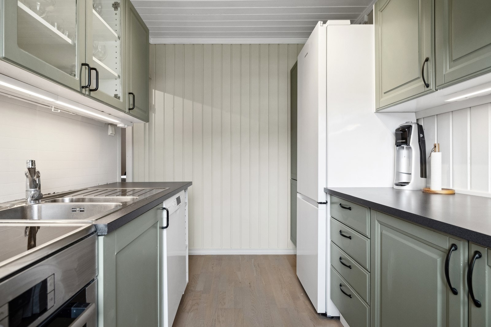 Medfølgende komfyr og oppvaskmaskin Galleribilde