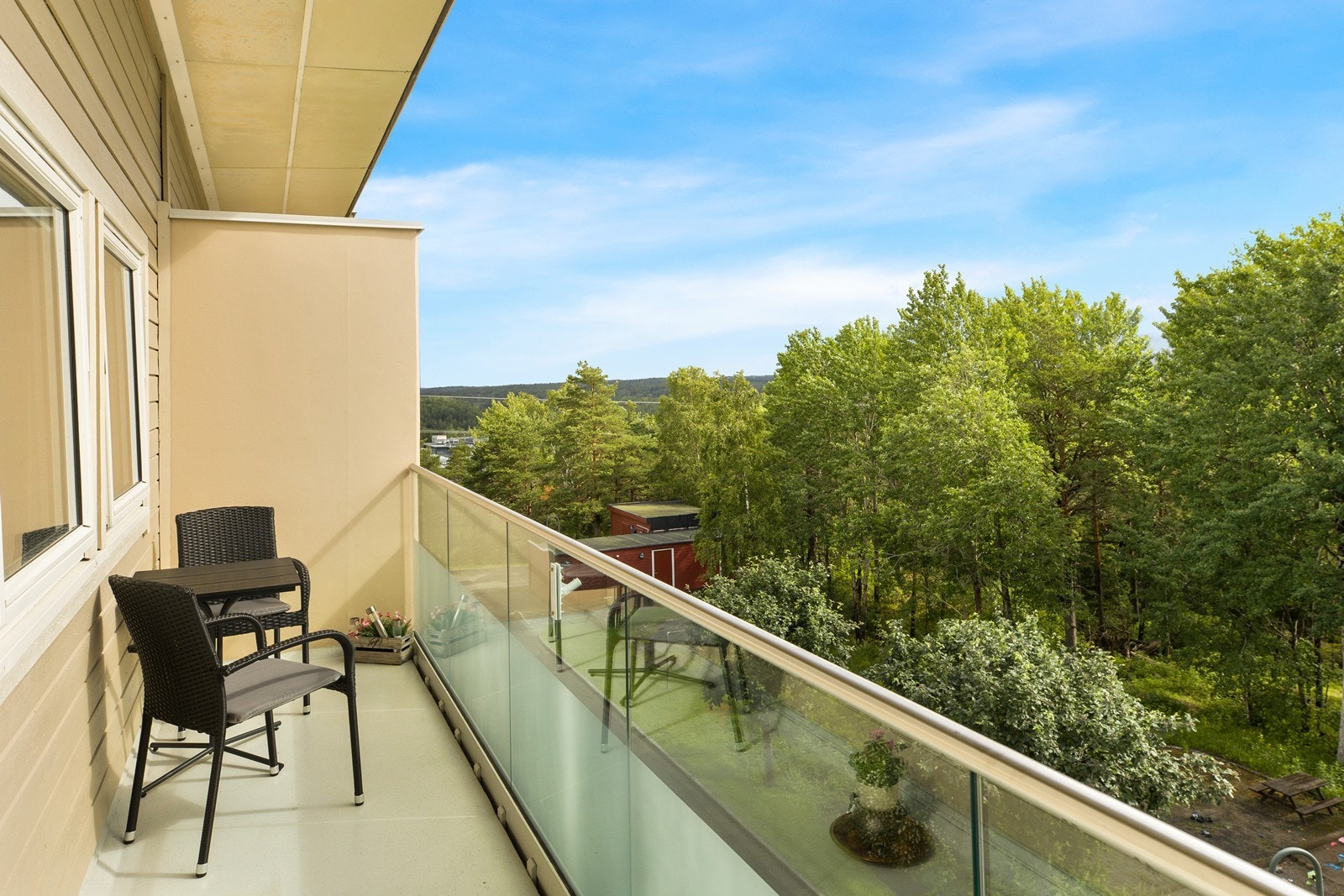 Fra kjøkkenet er det adkomst til balkong på ca 6 kvm. Galleribilde