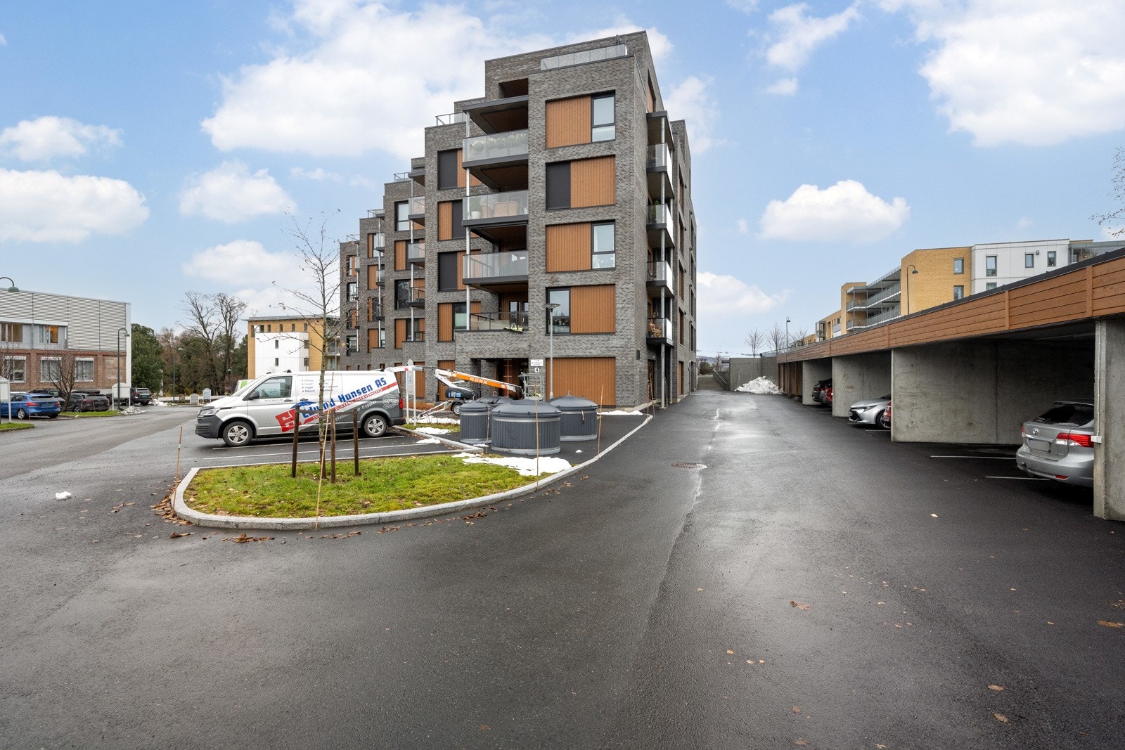 ?Blokken ligger i Gjøvik sentrum med kort veg til absolutt "alt" Galleribilde