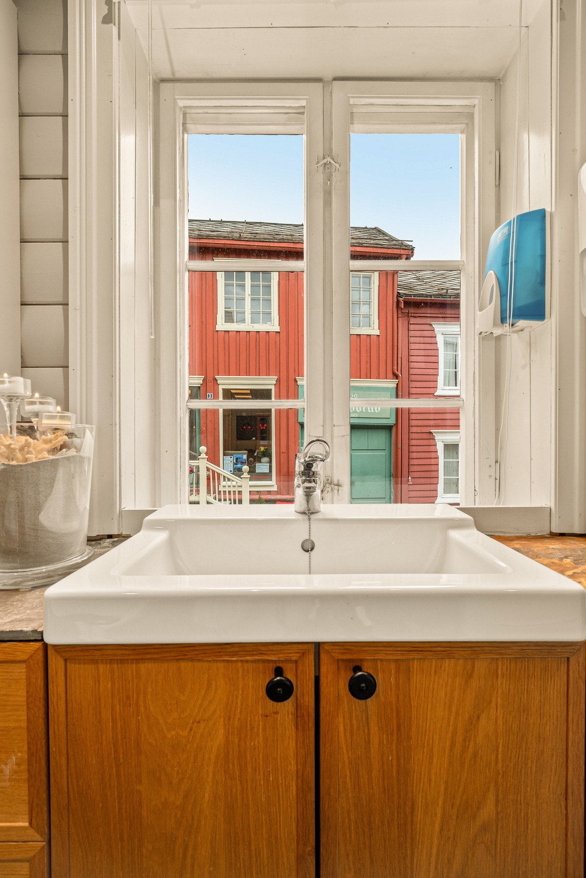 Pent bad med flotte detaljer Galleribilde