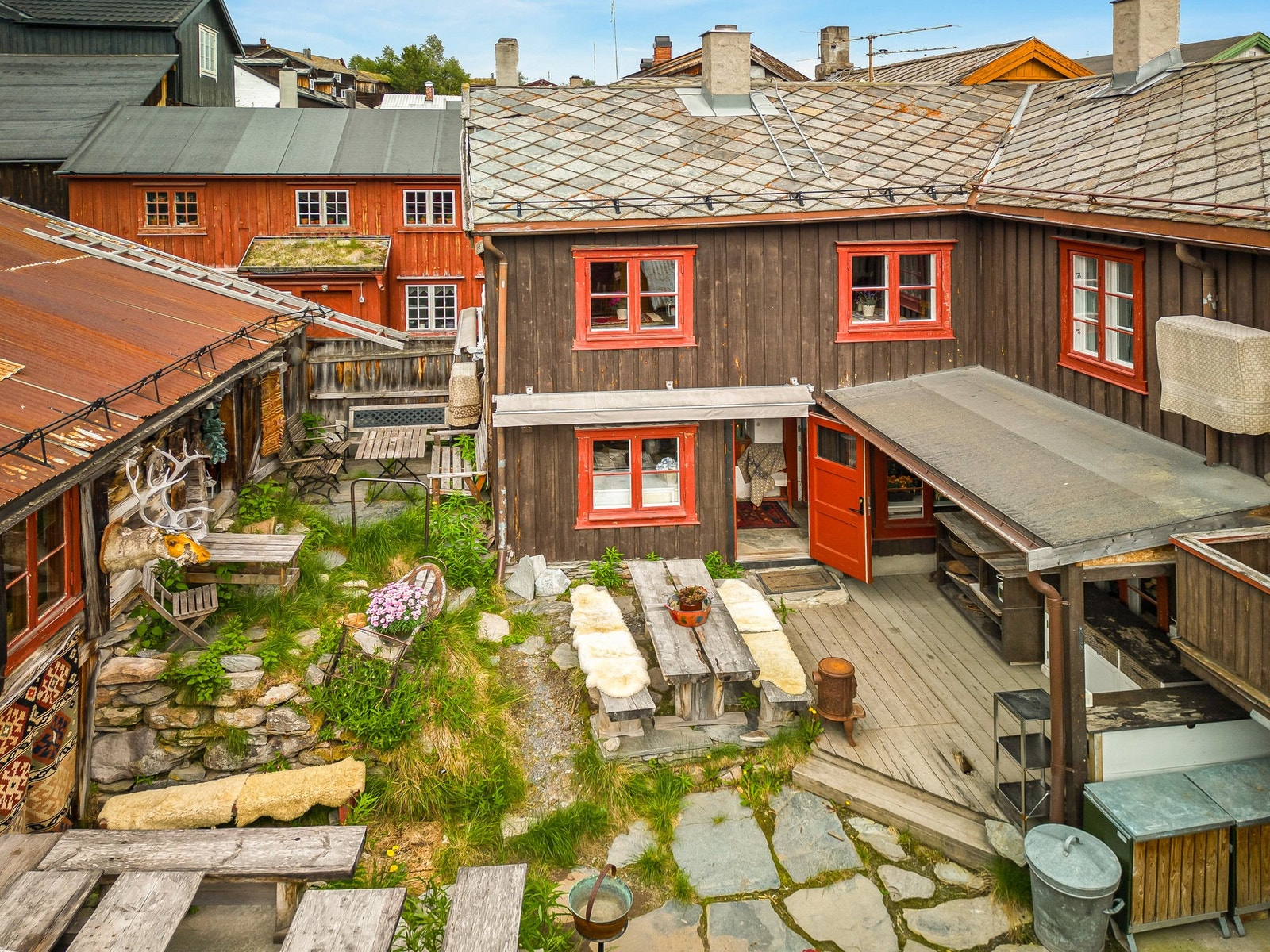 Delvis overbygd terrasse Galleribilde