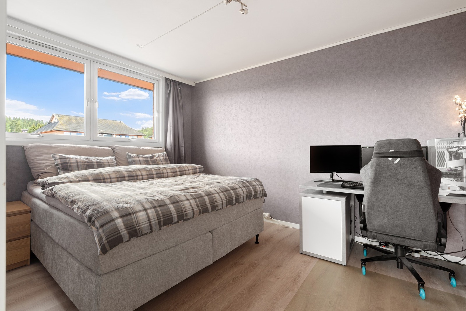 Romslig soverom samt mulighet for etablering av et ekstra soverom. Galleribilde