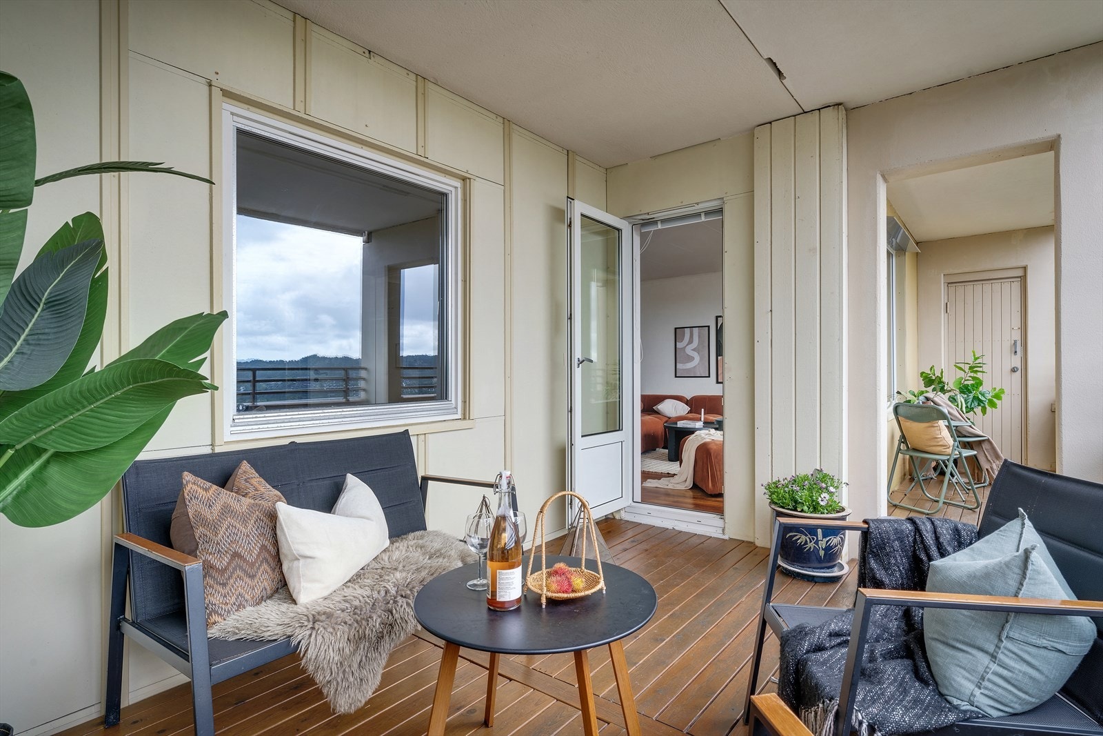 - Herlig, vestvendt balkong på hele 15m² - Galleribilde