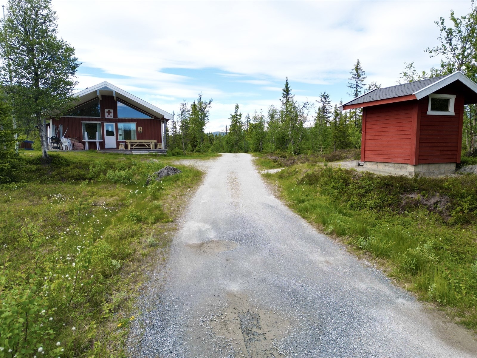 Ved Rødekorshytta finner vi et felles vannpumpehus. Galleribilde