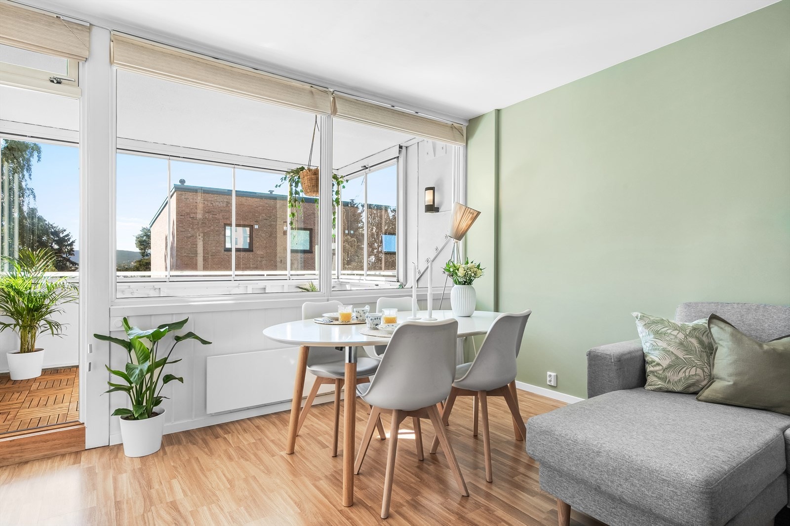 Leiligheten disponerer tre boder, to i kjeller på ca 4 m² og 2 m² og en på etasjeplan på ca 4 m². Galleribilde