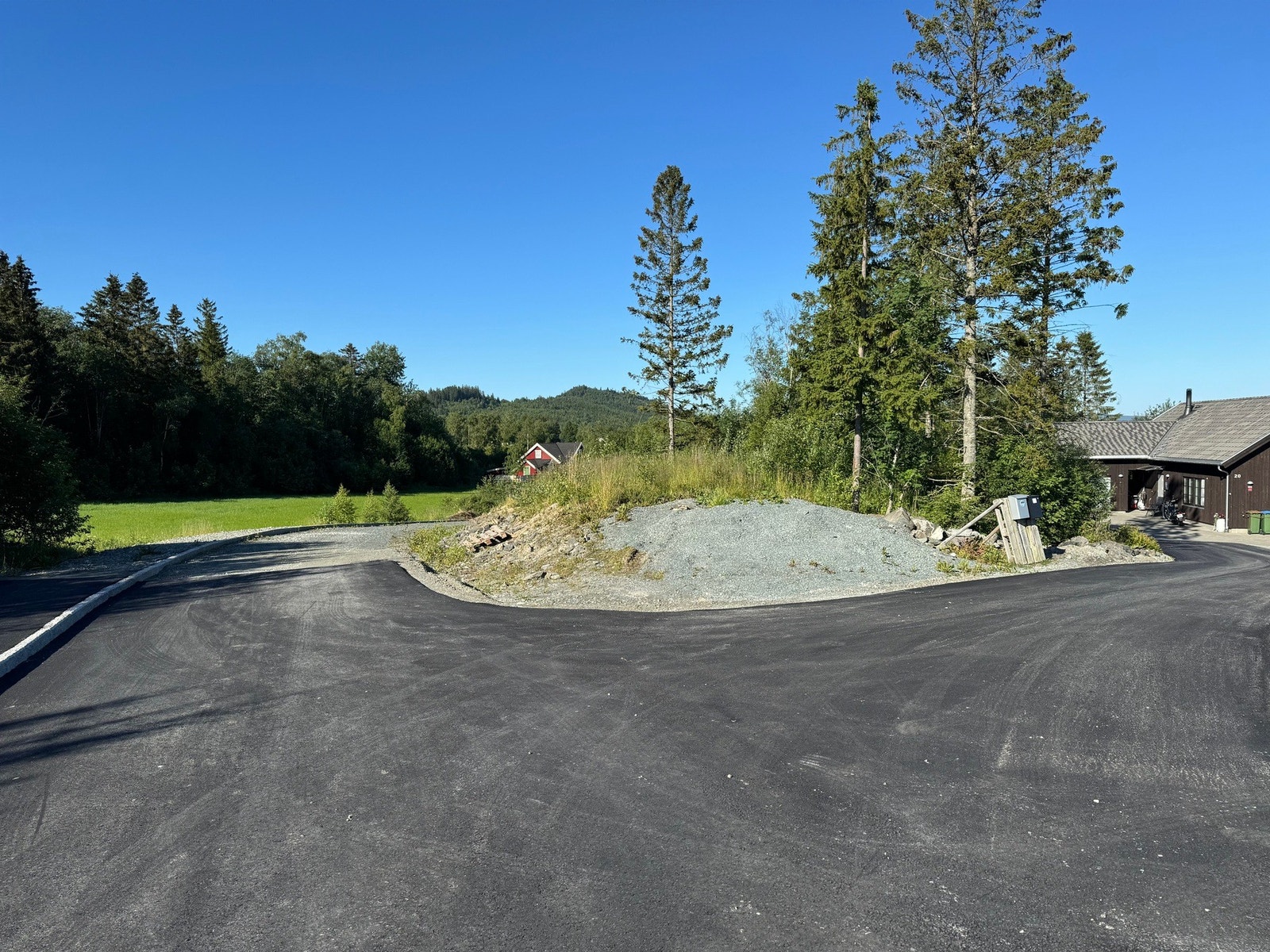 Stokkbergvegen 22 ligger skjermet og fint til. Galleribilde