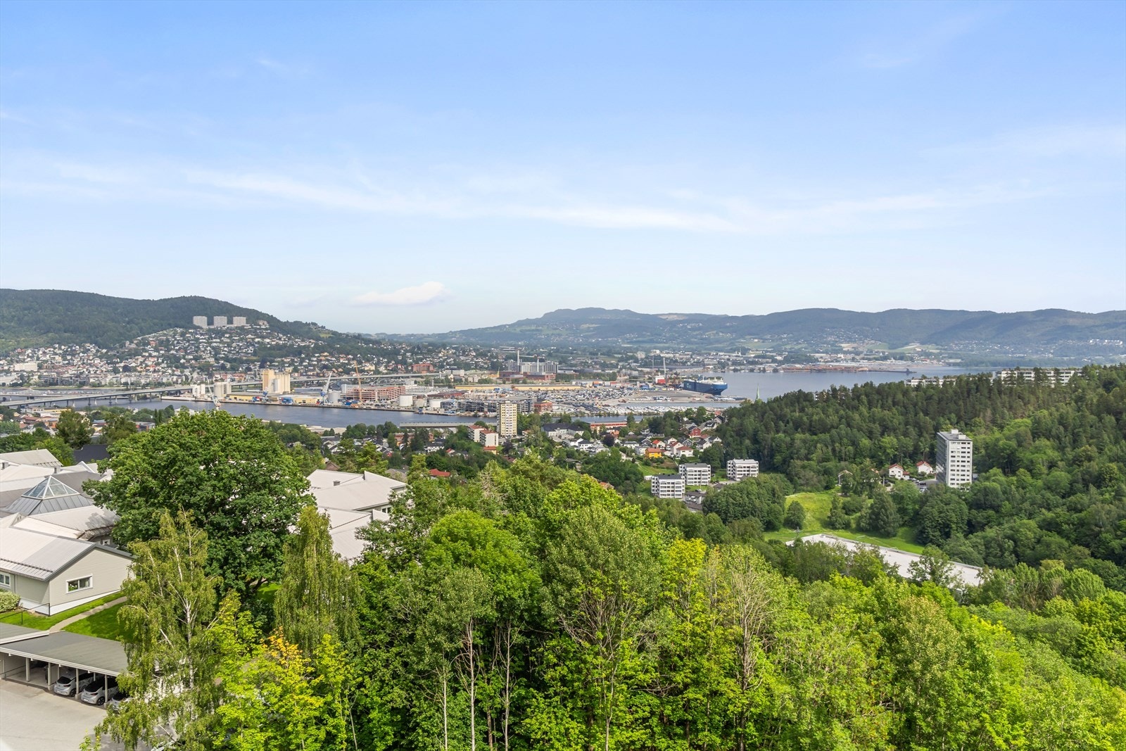 Her er det nydelig utsikt fra flere kanter Galleribilde