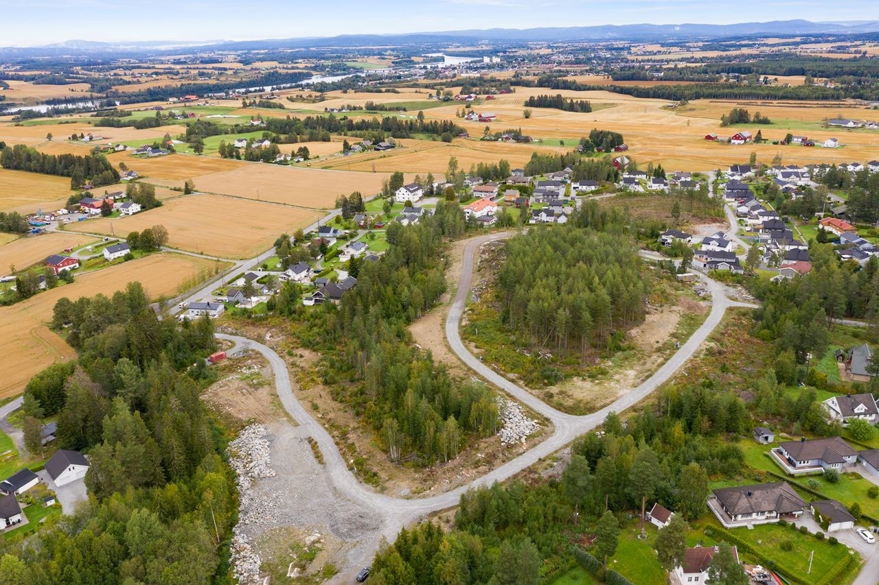 ÅRNES - FJELLFOTEN VEST - 32 SOLRIKE BYGGEKLARE ENEBOLIGTOMTER - INGEN BINDING TIL HUSLEVERANDØR Galleribilde