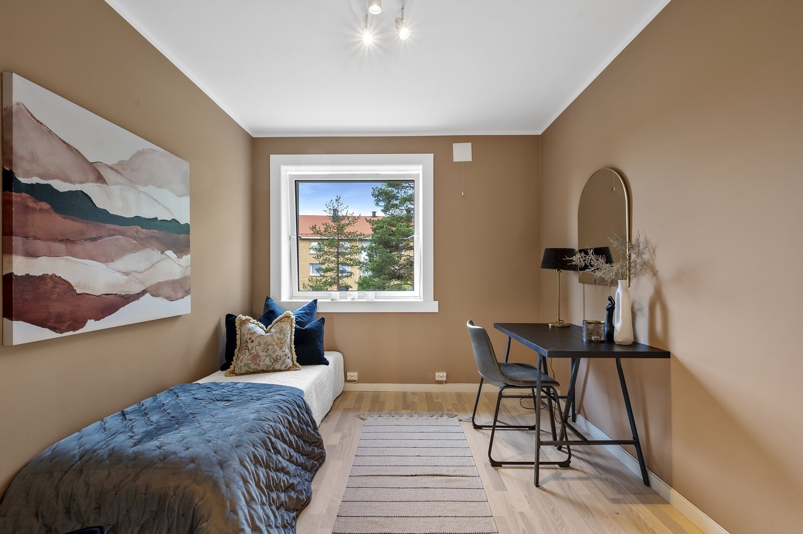 Soverom 2 er også av god størrelse. Galleribilde