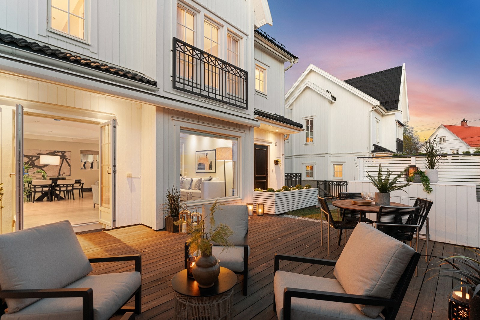 Terrassen er på hele 33 kvm Galleribilde