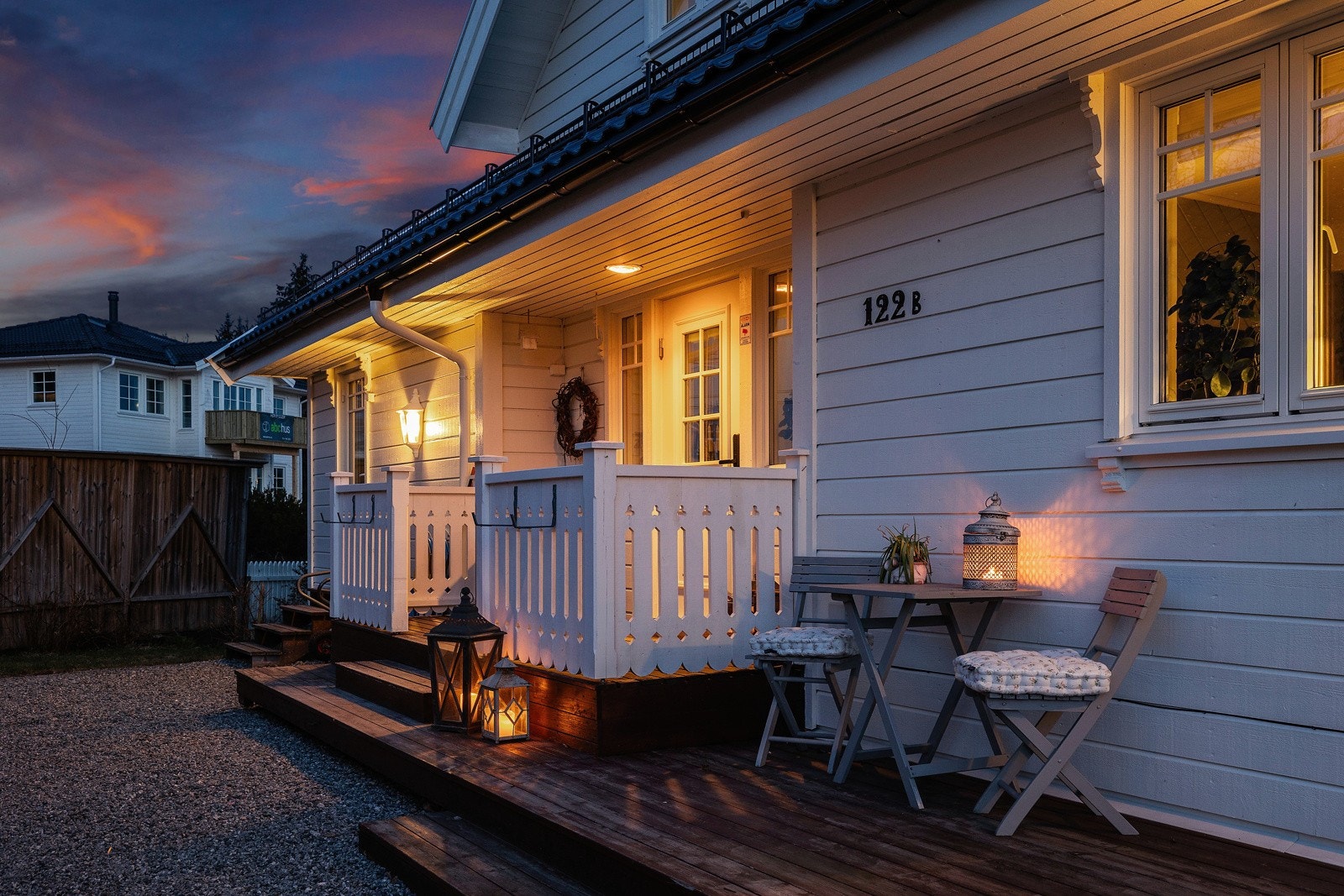 Kråkstad er et tettsted i Nordre Follo kommune, ca. 4 km fra Ski sentrum med skog og jordbruksområder rundt, og det flotte kulturlandskapet gir deg den landlige følelsen. Galleribilde