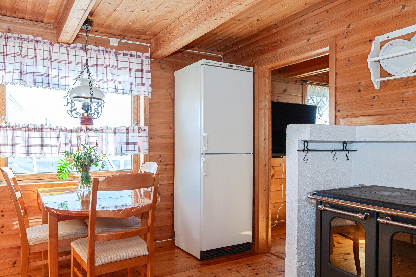 Kjøkkenet er på totalt 13,1 kvm, med god plass til spisebord. Galleribilde