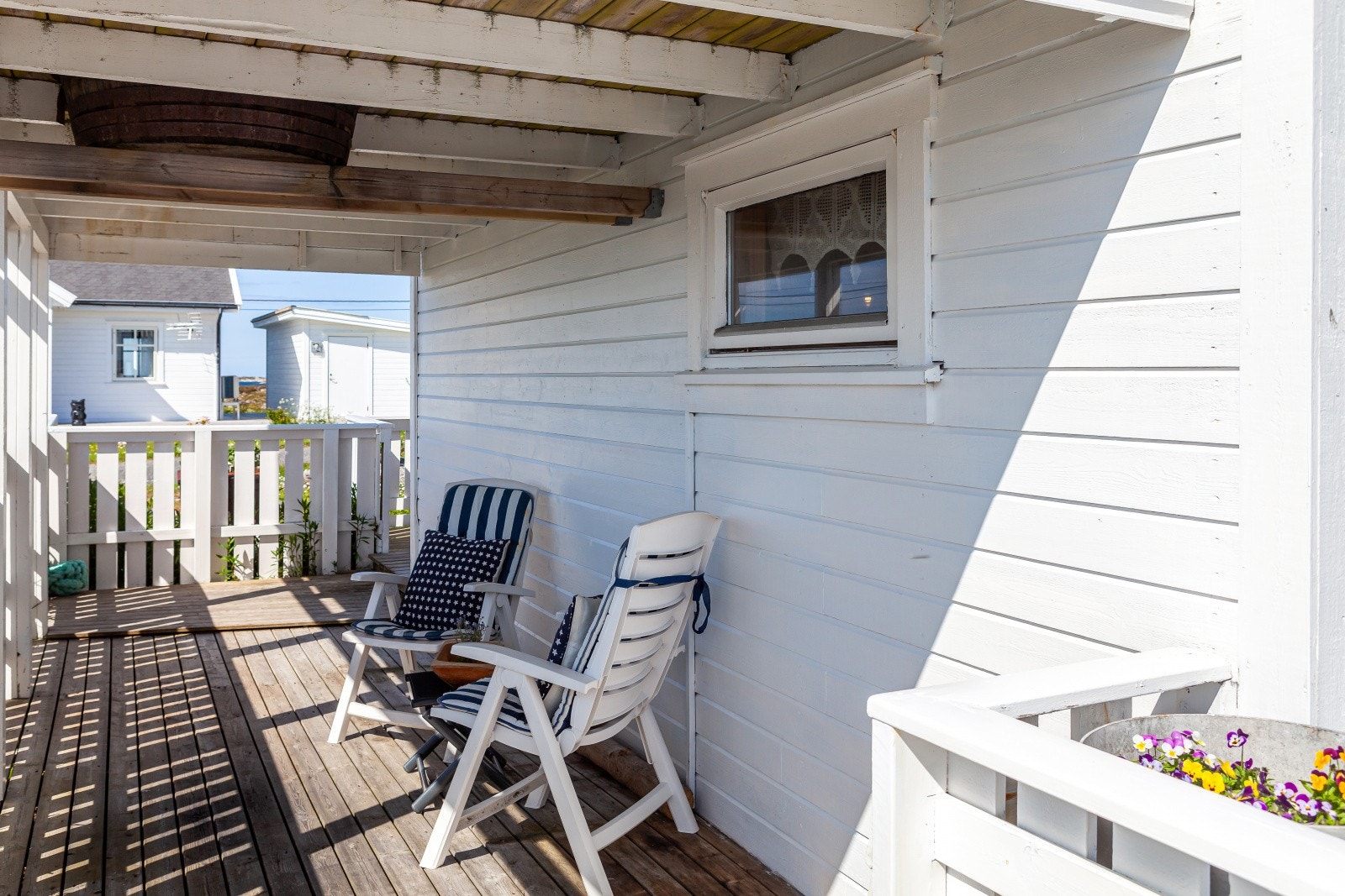 Terrasse på totalt 27,4 kvm, med flere møbleringsmuligheter. Galleribilde