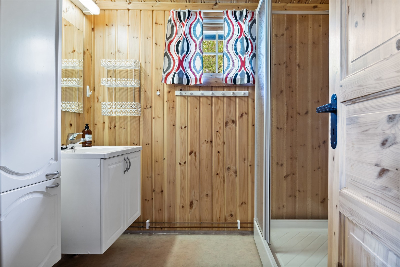 Bad i hytta Galleribilde