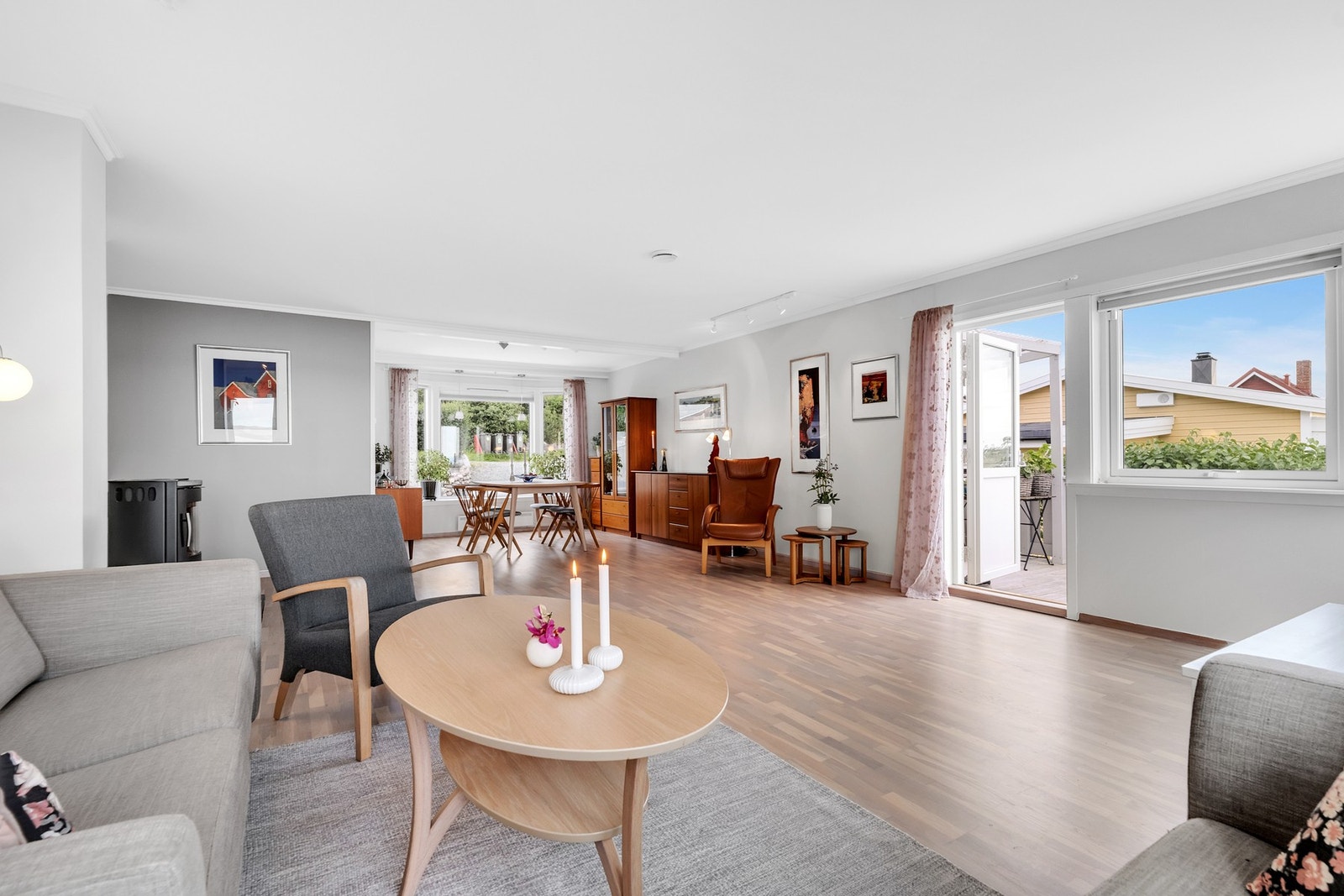 Boligen fikk installert balansert ventilasjon i 2024, og dette bidrar til et sunt inneklima året rundt. Galleribilde