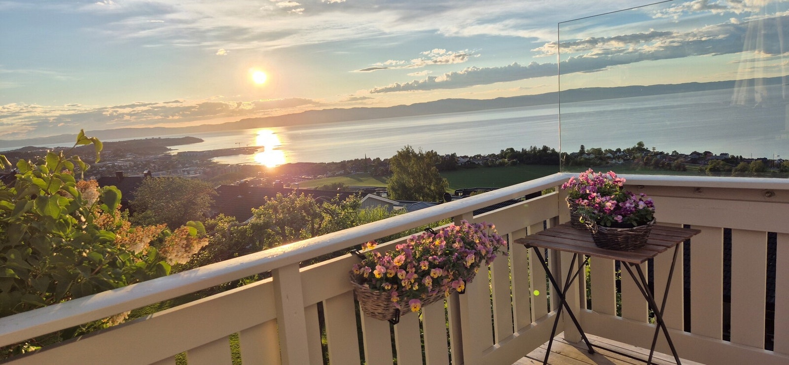 Selgers eget bilde tatt tidligere i juni. Fantastiske solforhold. Galleribilde