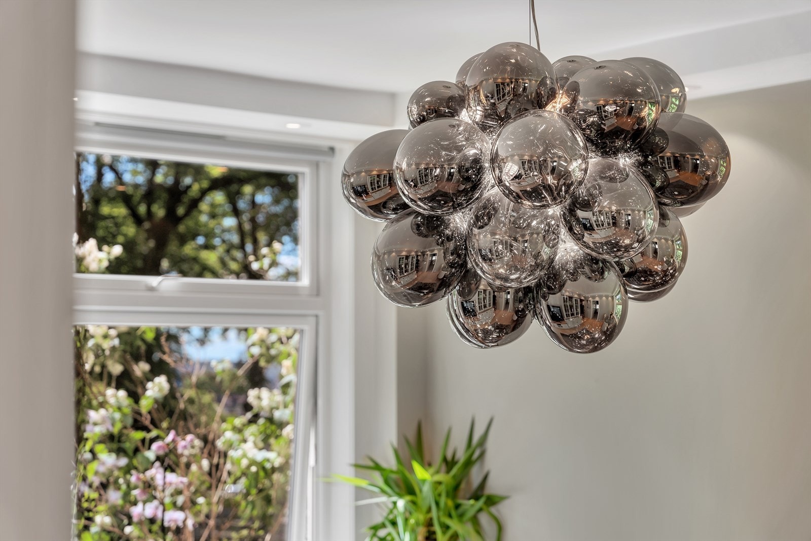 Her er det lagt mye sjel i innredning, samt øvrige detaljer som er gjennomgående i hele boligen. Galleribilde