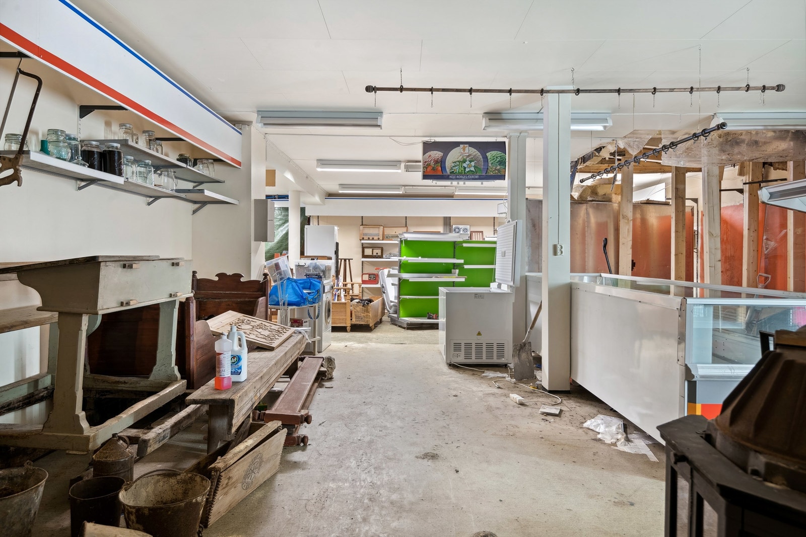 Fra kjeller, seksjon 1. Galleribilde