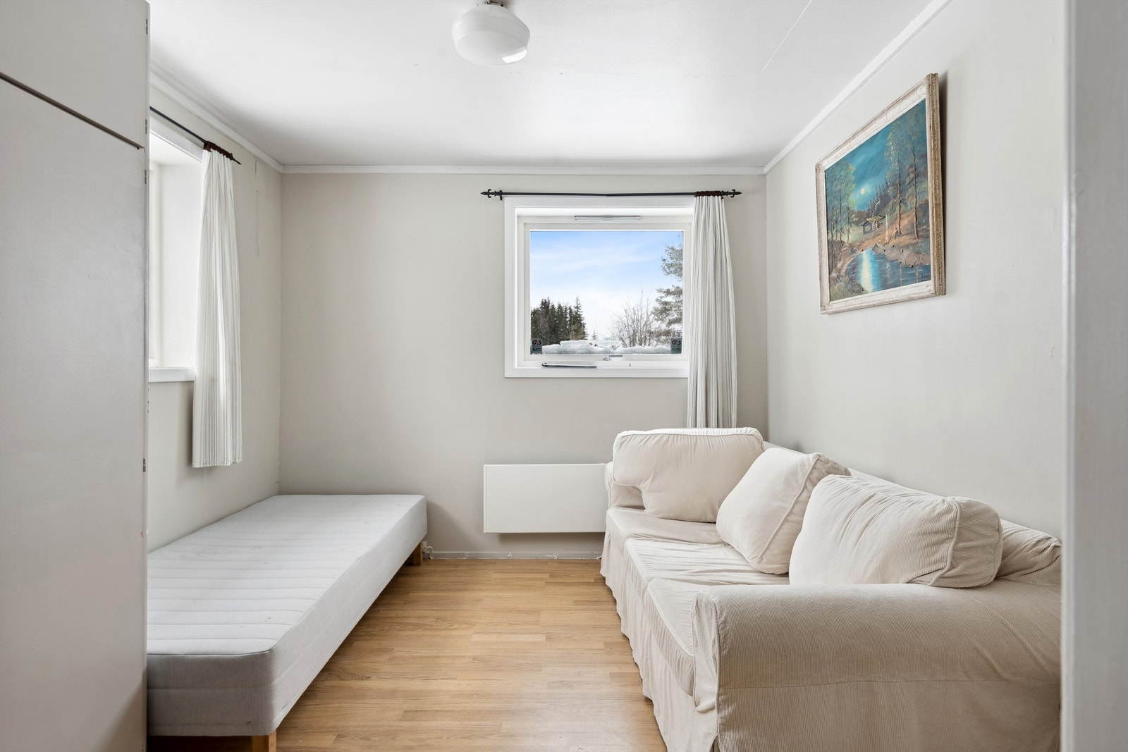 Innredet rom i hybelen som er etablert i enden av butikklokalet. Galleribilde