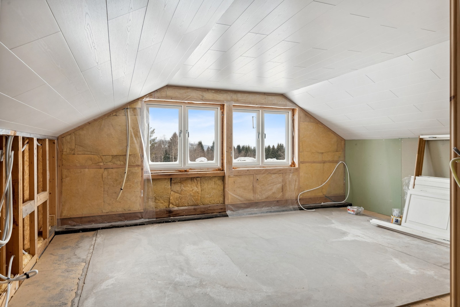 Det er noe pågående rehabilitering som har stoppet opp. Generelt må det påregnes en del kostnader til å sette bygget i god stand Galleribilde