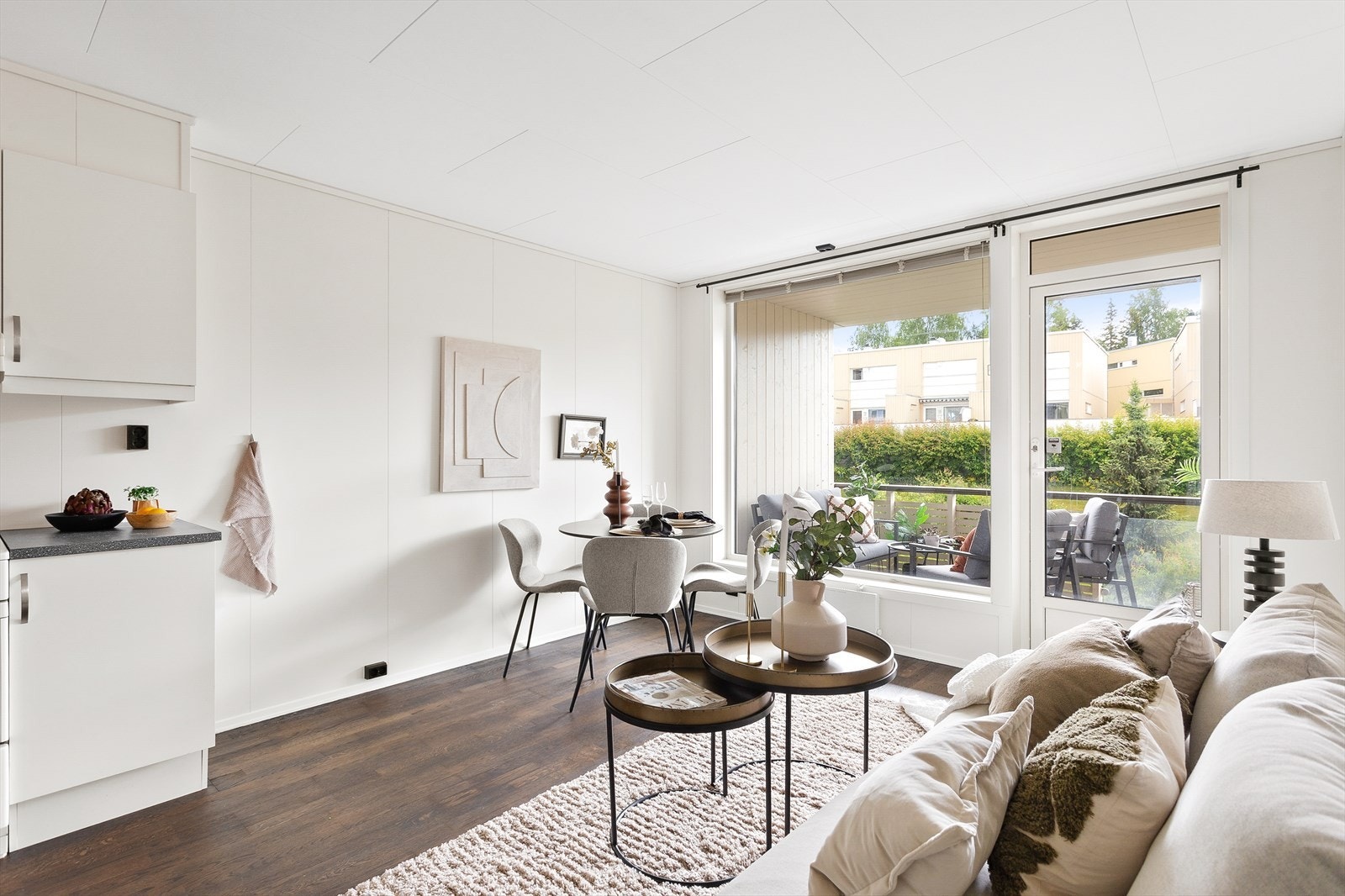 Leiligheten ligger tilbaketrukket, men sentralt på Haugerud, med kort vei til det meste. Galleribilde
