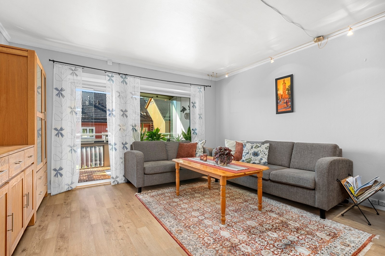 Her får du en romslig og praktisk stue på 22,4 m². Galleribilde