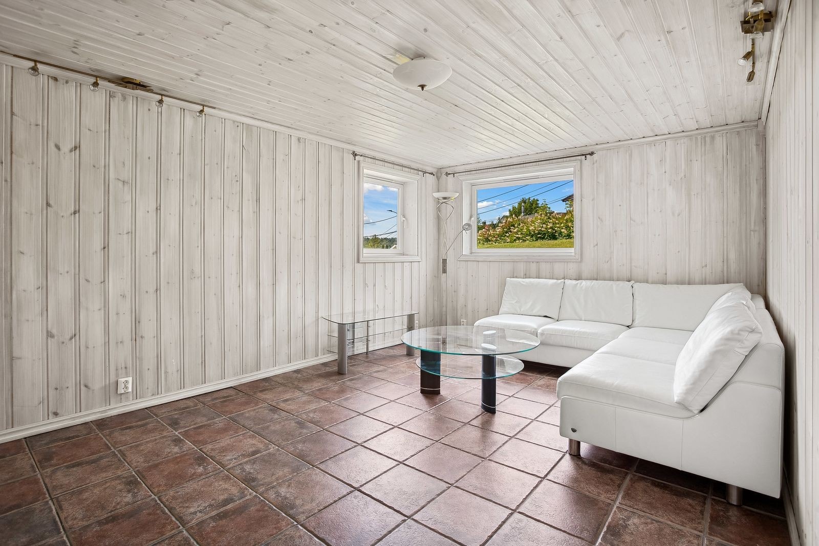 En romslig og trivelig 3-roms i naturskjønne omgivelser. Det er gulvvarme i alle rom. Galleribilde