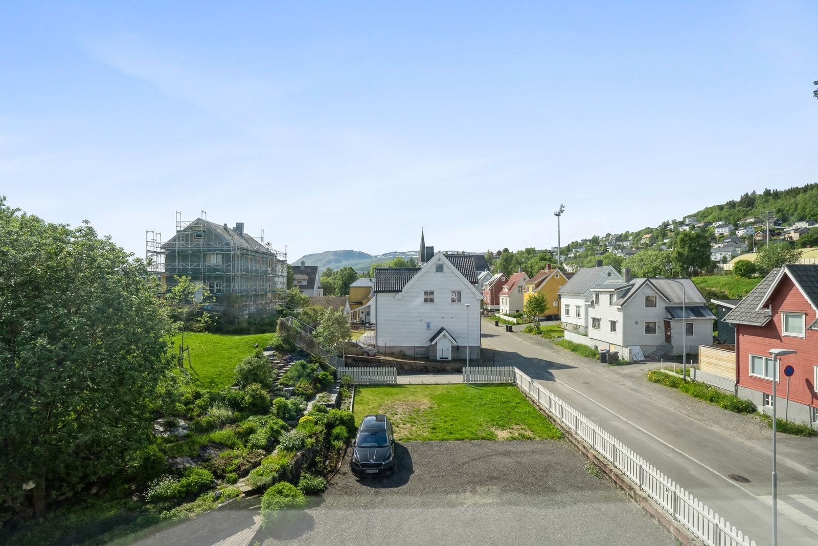 Det er også parkeringsareal på denne siden Galleribilde