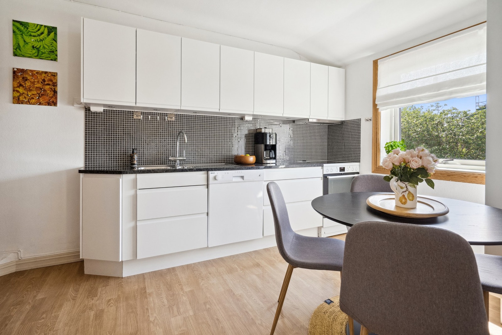 Moderne kjøkken fra 2021. Galleribilde