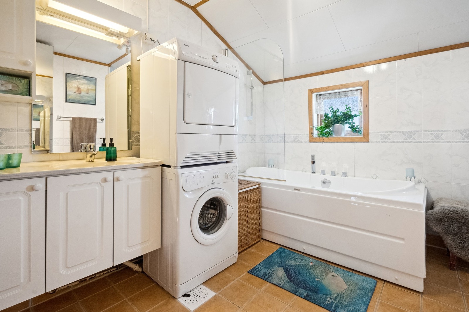 Kombinert bad og vaskerom fra 2003. Galleribilde